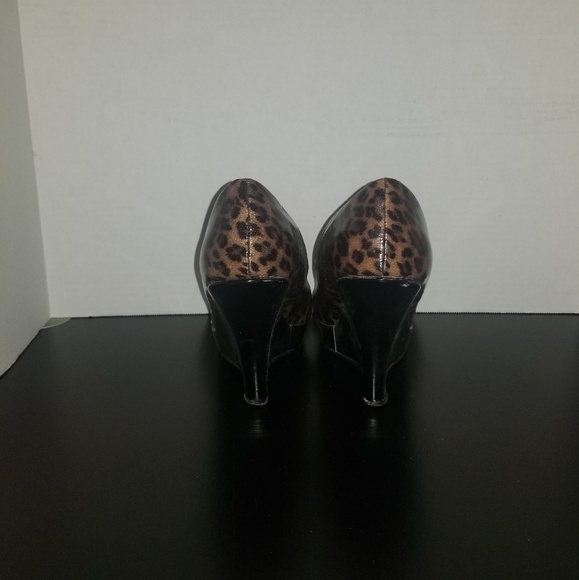 Unlisted Wedges - Picture 3 of 4